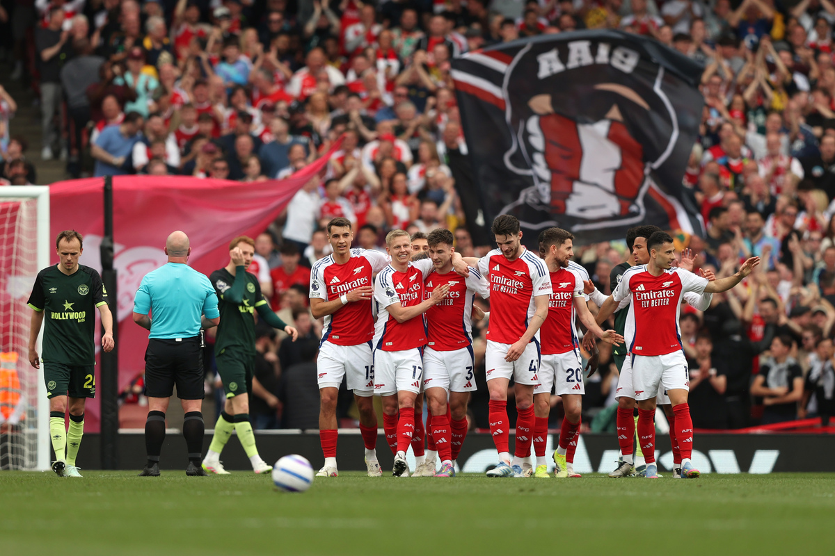 “小雪”节气将至，长春亚泰基地为天然草加盖第二层“棉被”（小雪将至，长春亚泰基地为天然草坪再盖一层“棉被”）