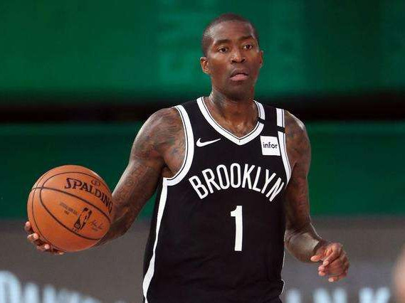 阿森纳豪掷千金破纪录 数据示客场小胜曼联（阿森纳重金投入创纪录 统计显示客场险胜曼联）