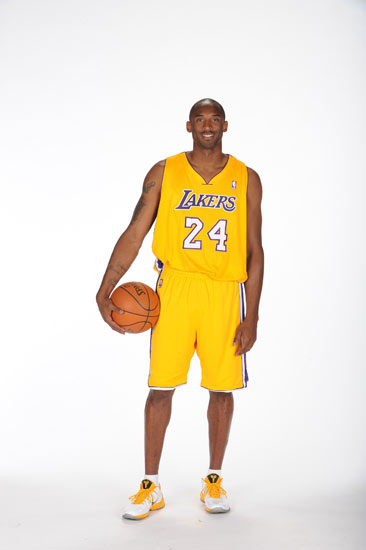 女子篮球联盟赛季焦点球员表现（女篮联盟本赛季核心球员表现盘点）