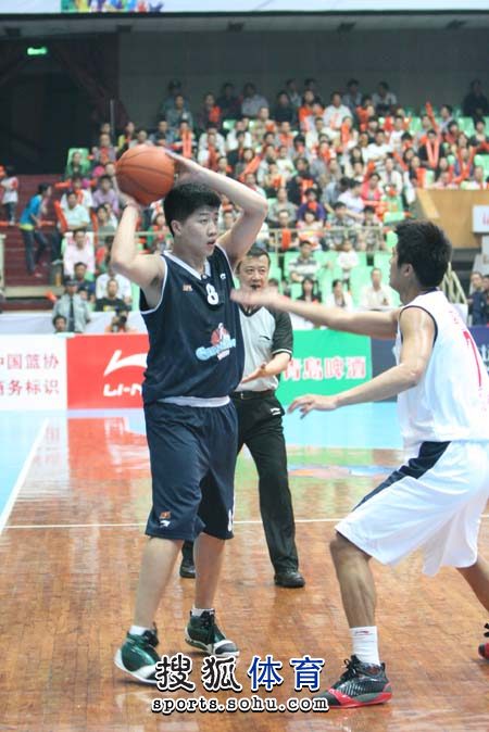 非洲杯阴影下的曼联：姆贝莫、迪亚洛与马兹拉维能否出战伯恩茅斯？（非洲杯影响下的曼联战伯恩茅斯：姆贝莫、迪亚洛、马兹拉维能否登场？）