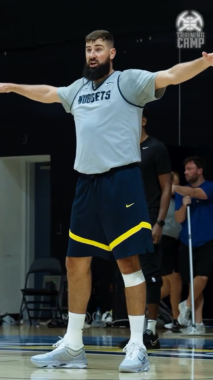 弗兰克：本场欧冠会进行球员轮换，约翰逊能否出战还需观察（弗兰克：欧冠此役将轮换阵容，约翰逊能否出战仍待观察）