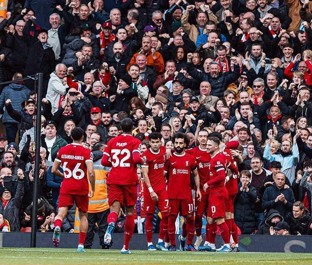 热议海港输球：古斯塔沃停赛影响大；亚冠已是舆论负担（海港失利引发热议：古斯塔沃停赛影响显著，亚冠成舆论包袱）