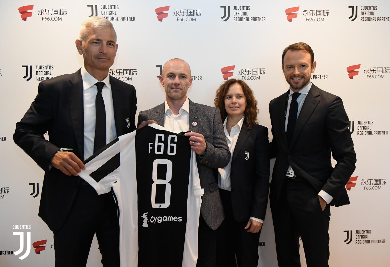 阿坎吉：在学校时发现自己擅长数学；想拥有泽林斯基的技术（阿坎吉：上学时就意识到自己数学很强，也希望拥有泽林斯基的脚下技术）