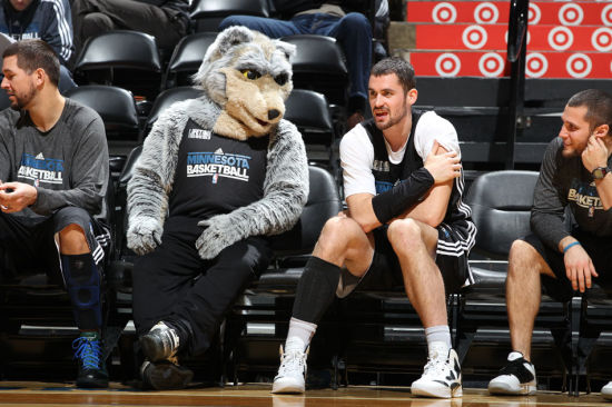 西帅的第一次主场执教，他感谢所有球迷的支持（西帅主场执教首秀，向全体球迷致谢）